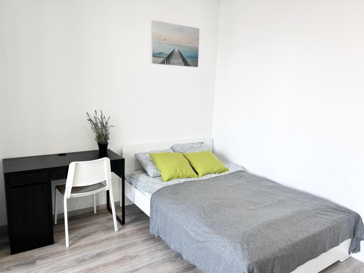 New 2022 Family&Friends Downtown Ac 3Br 2Ba Free Parking Big Balcony Near Metro&Train Station Self Check-In Apt Budapest Kültér fotó