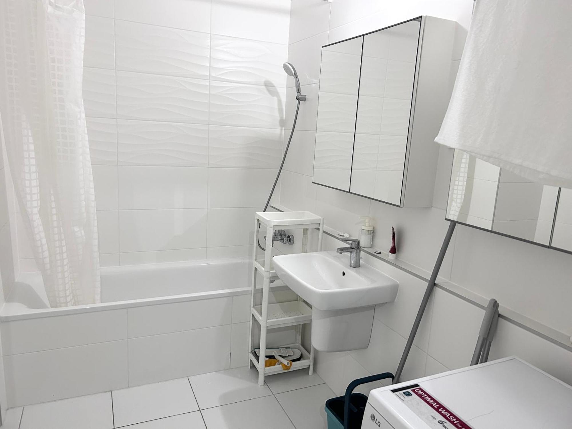 New 2022 Family&Friends Downtown Ac 3Br 2Ba Free Parking Big Balcony Near Metro&Train Station Self Check-In Apt Budapest Kültér fotó